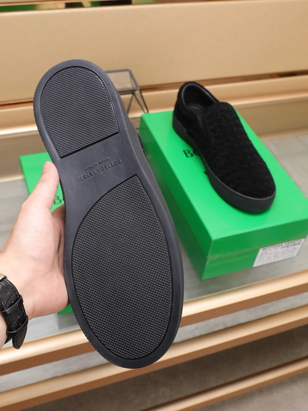 Men's men's shoes 💰Men's shoes 💰440💰🔥[BV] series of top purchasing agents 🔍Imported first-layer cowhide woven surface, cowhide foot pads lining environmentally friendly ♻️Does not fade, 💪Sole: Rubber combination original factory special original outsole ⚠Original and single goods 🔍🔍You can come in and out at will, welcome to compare ⚠Number of sizes: 38-44